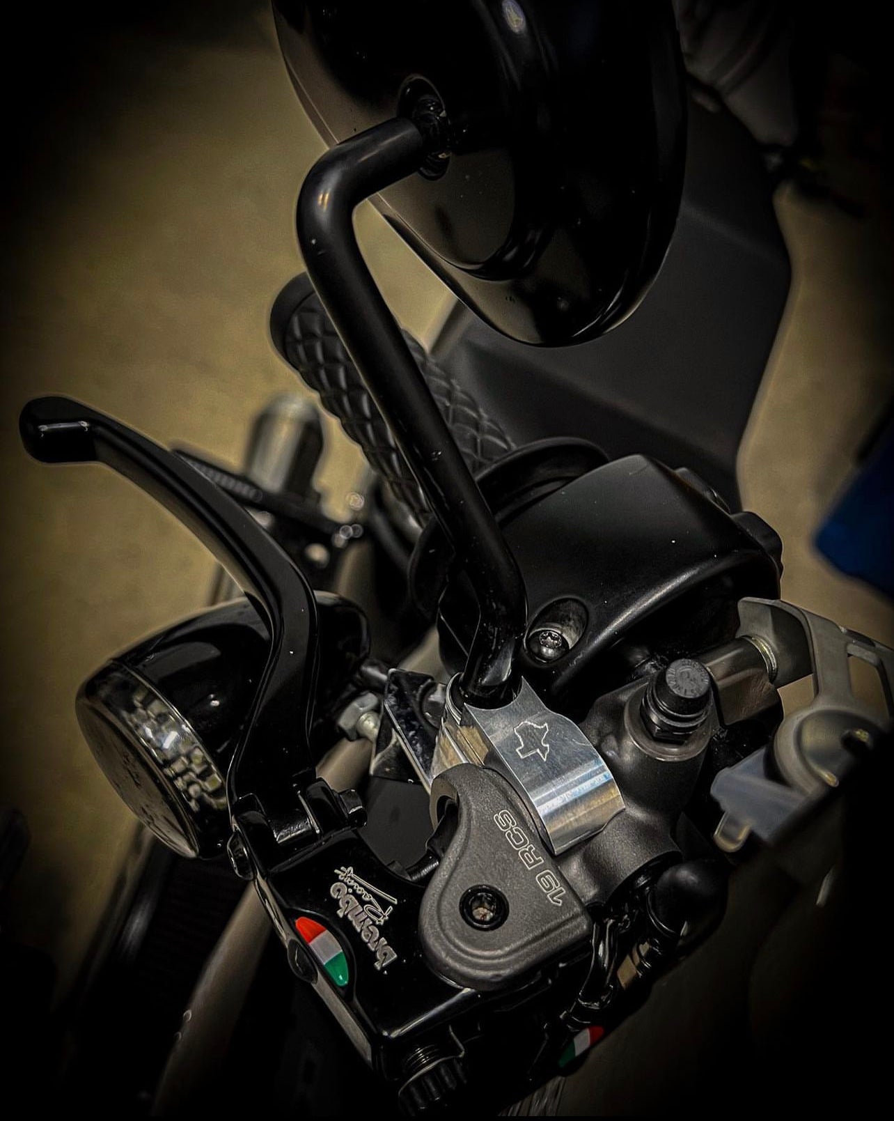 TTI Mirror Clamp For Brembo 19mm RCS